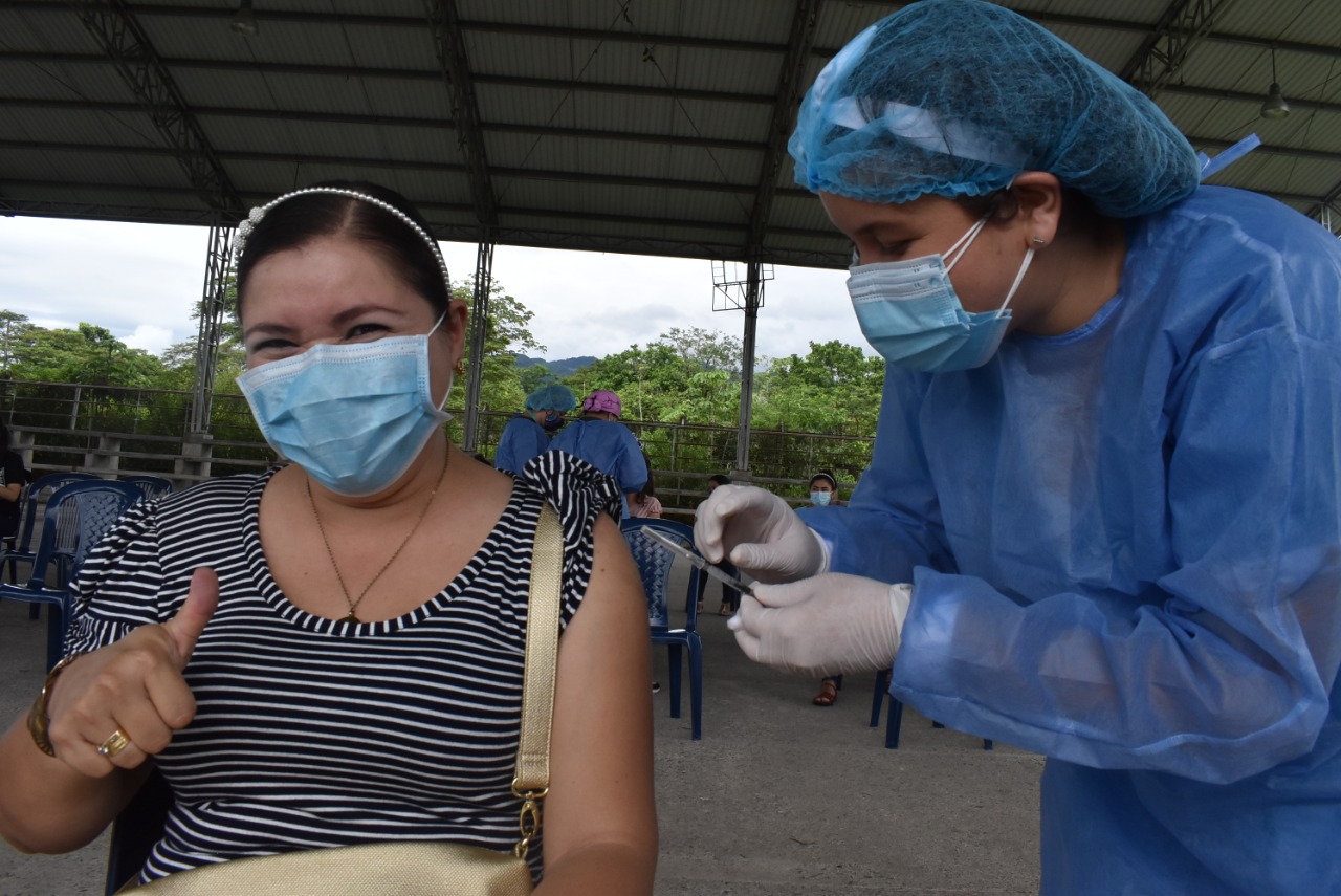Inicia la vacunación contra Covid – 19 para docentes en Acacías